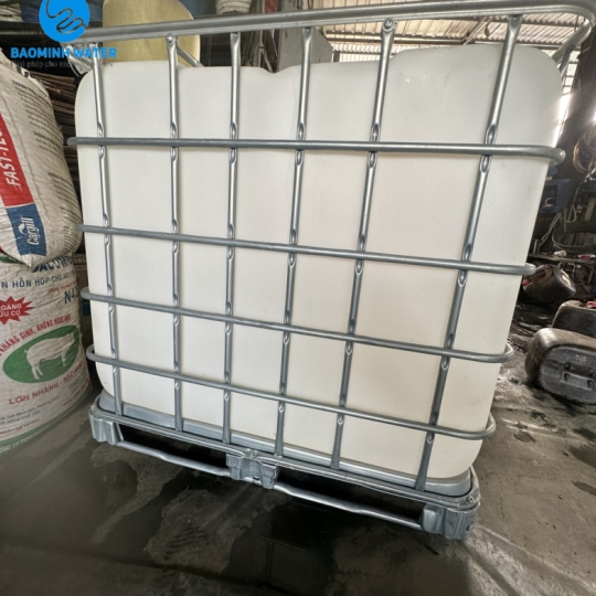 tank trắng xài 1 nước mới 95%